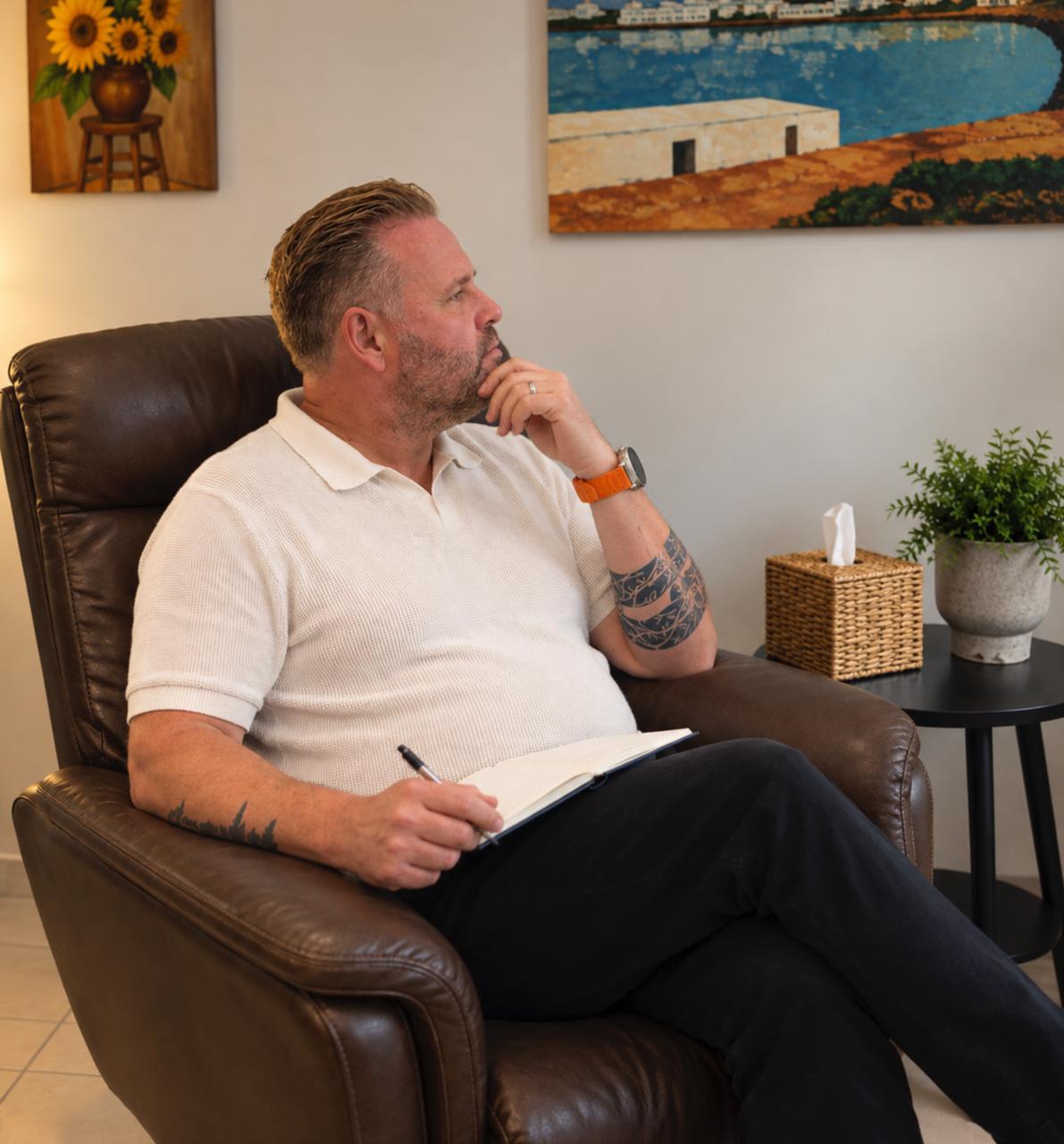 Werner Bruyns luistert mee tijdens een coachingsgesprek